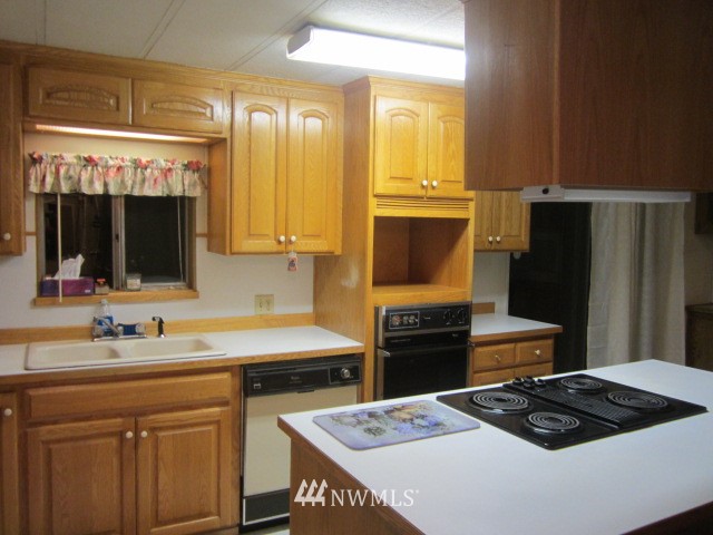 1920 Southeast Oak Road Port Orchard, WA 98367 - Photo 11 of 19 Gallery Image 11