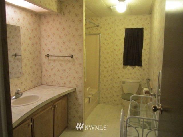 1920 Southeast Oak Road Port Orchard, WA 98367 - Photo 13 of 19 Gallery Image 13