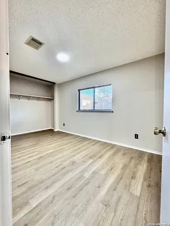 $1,450 | 9834 Highland Creek, San Antonio, TX 78245