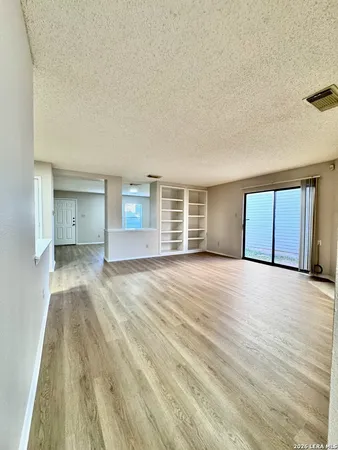 $1,450 | 9834 Highland Creek, San Antonio, TX 78245