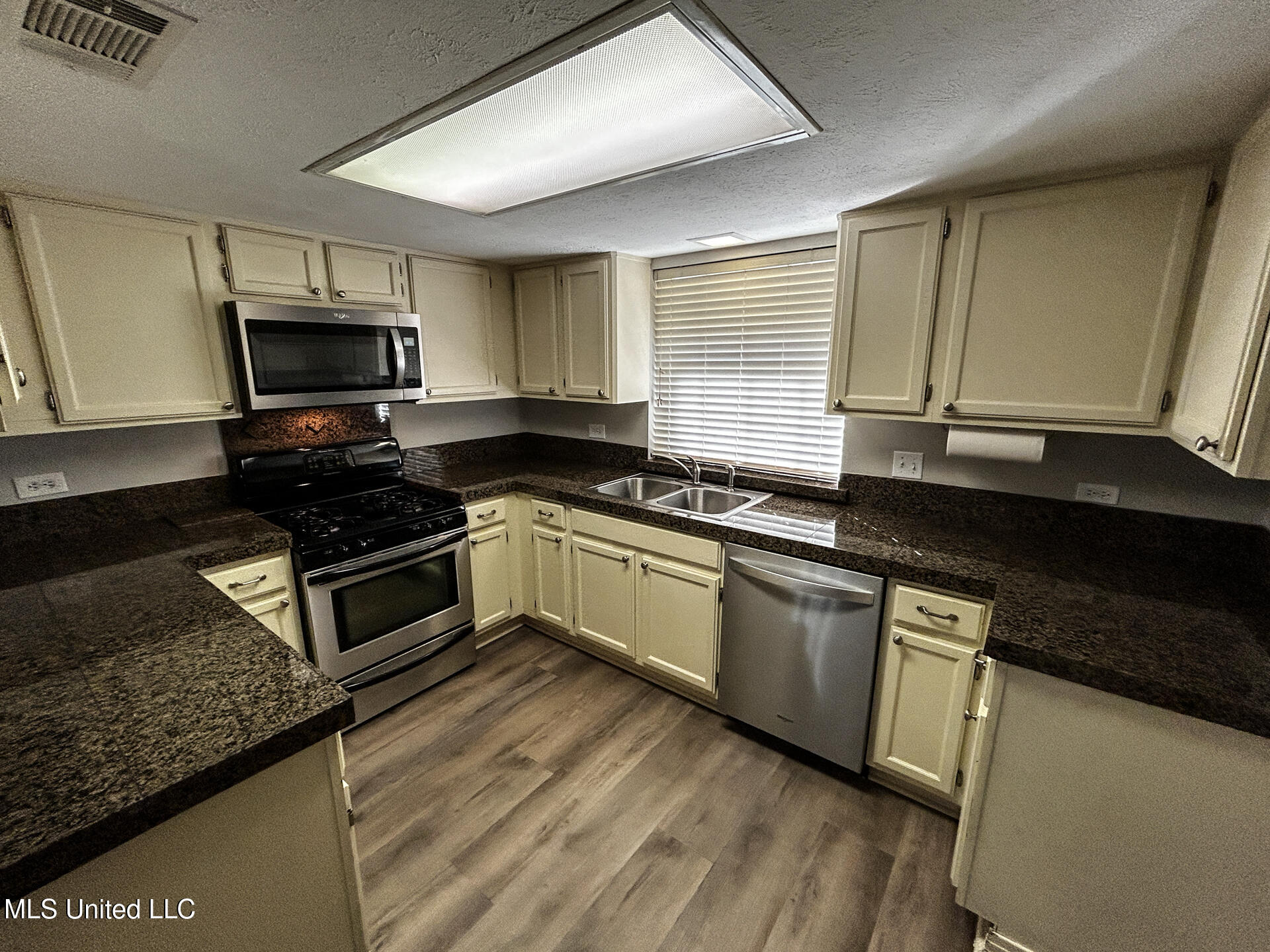 147 Summit Ridge Drive Brandon, MS 39042 - Photo 6 of 25 6
