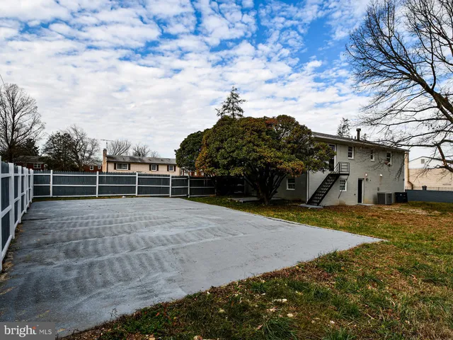 $2,450 | 6308 Larwin Drive, Unit (MAIN LEVEL), Temple Hills, MD 20748