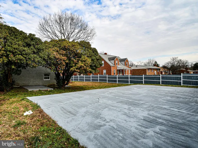 $2,450 | 6308 Larwin Drive, Unit (MAIN LEVEL), Temple Hills, MD 20748