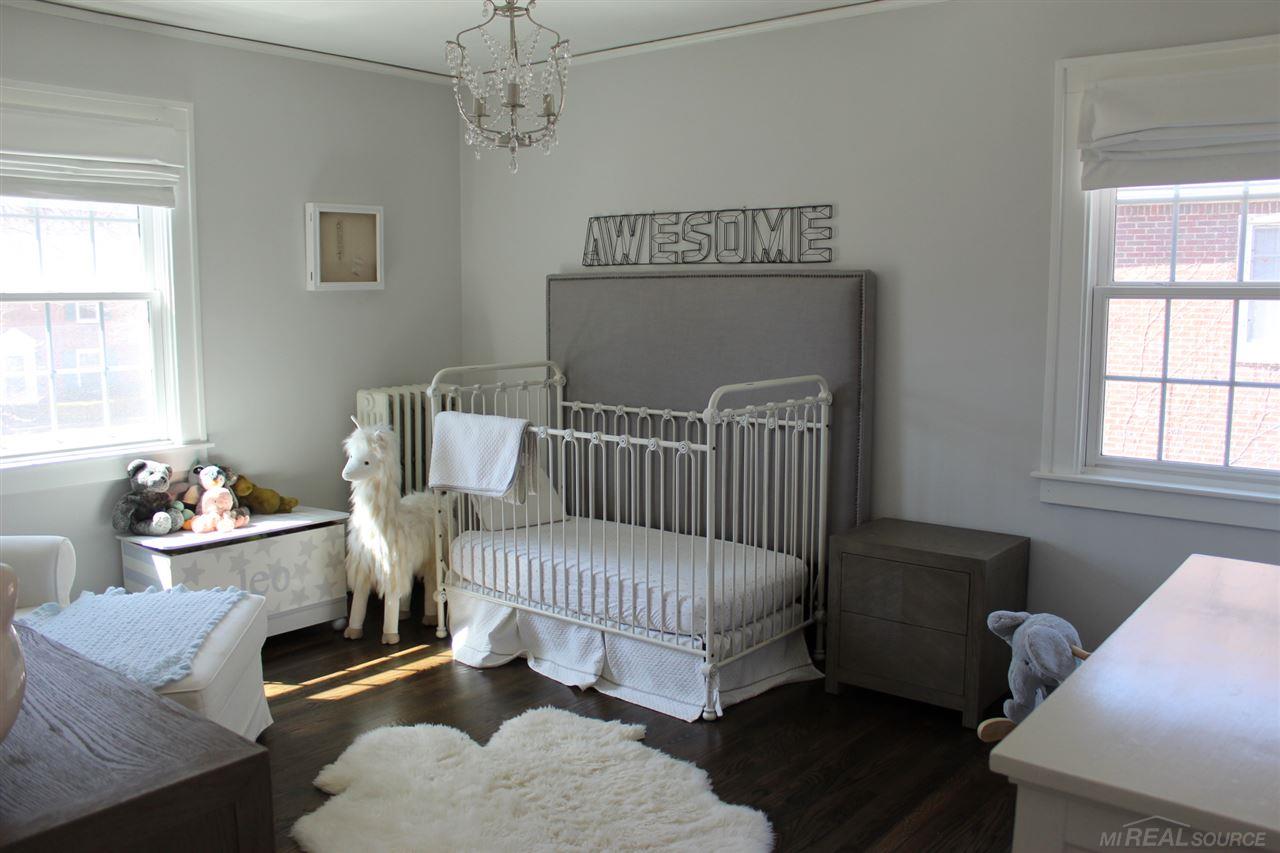 988 Roslyn Road Grosse Pointe, MI 48236 - Photo 22 of 33 31343406-21.JPG
