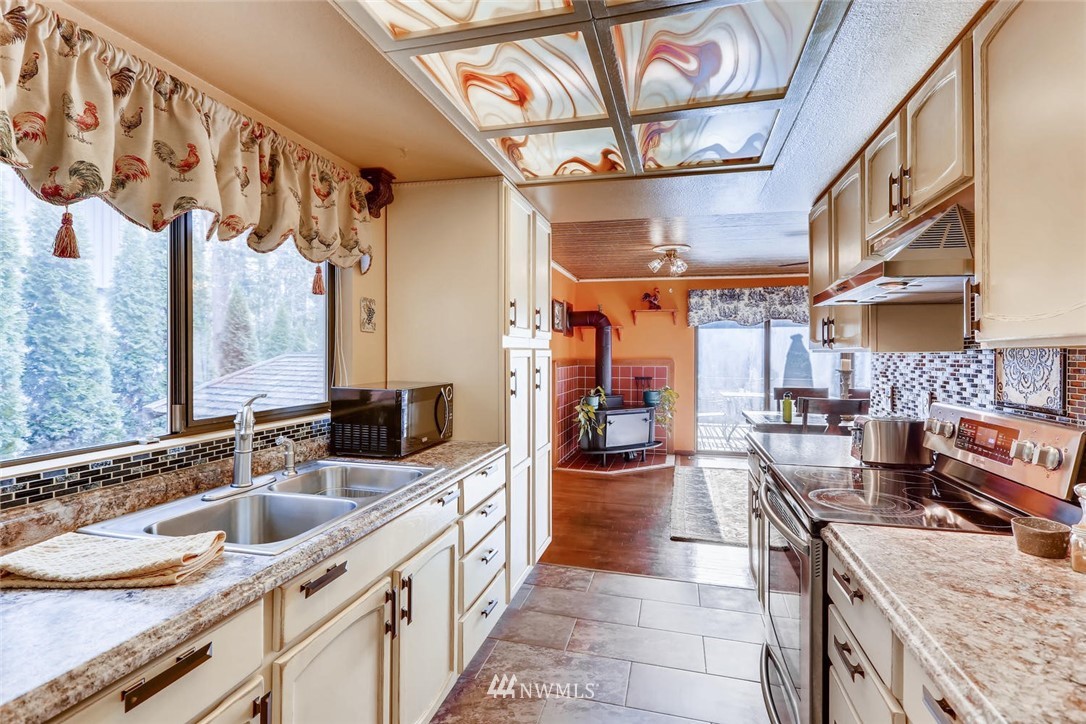 16433 Southeast 144th Street Renton, WA 98059 - Photo 8 of 25 Gallery Image 8