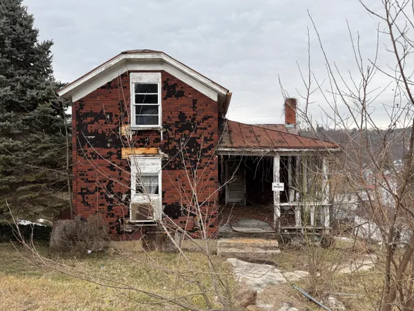 $21,900 | 820 Girard Avenue, Clifton Forge, VA 24422