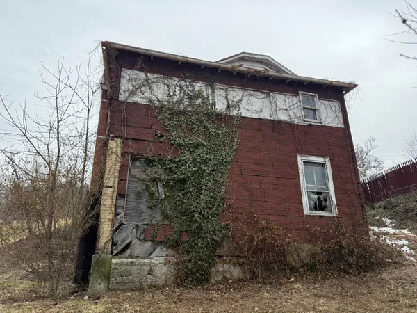 $21,900 | 820 Girard Avenue, Clifton Forge, VA 24422