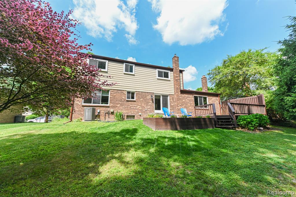 611 Ten Point Drive Rochester Hills, MI 48309 - Photo 9 of 17