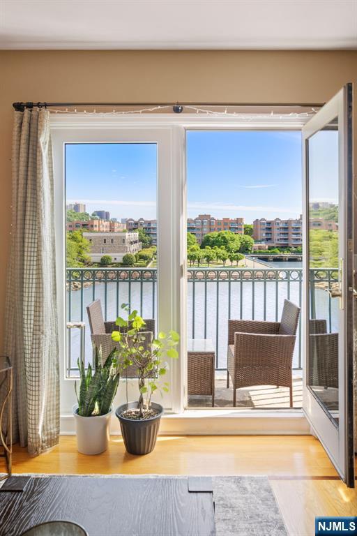 345 The Promenade Edgewater, NJ 07020 - Photo 4 of 16