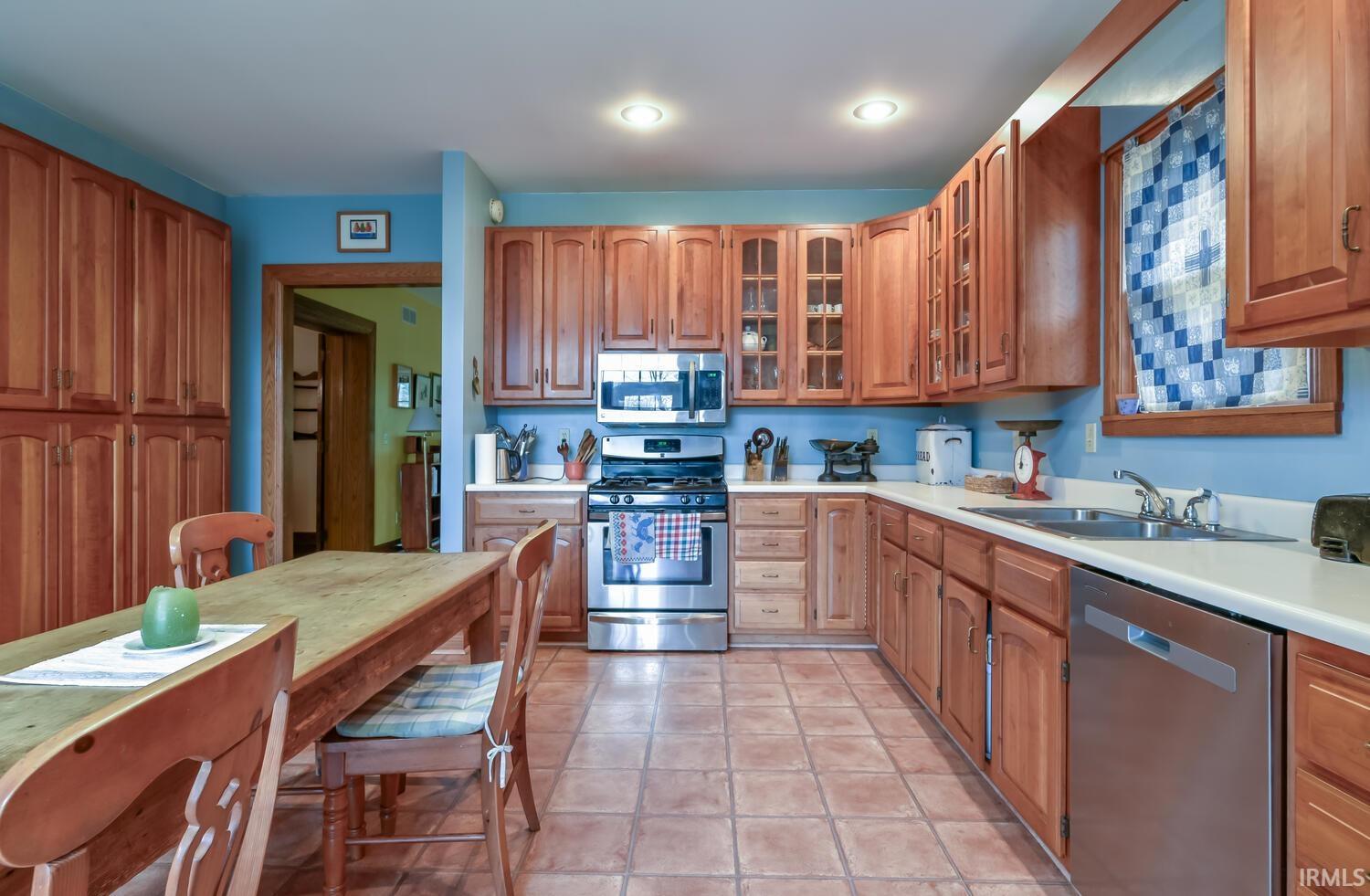 618 South Ballantine Road Bloomington, IN 47401 - Photo 11 of 36