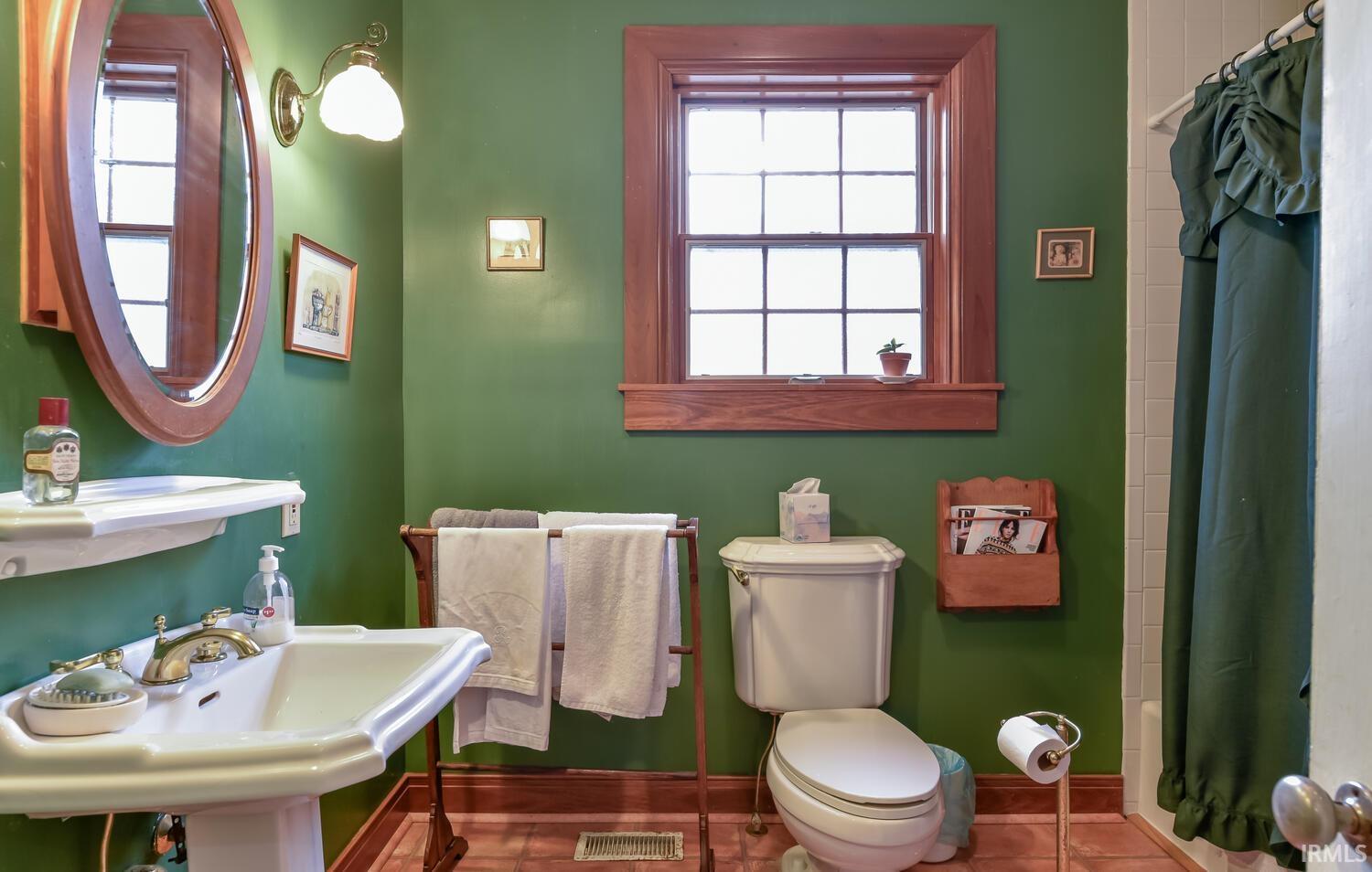 618 South Ballantine Road Bloomington, IN 47401 - Photo 17 of 36