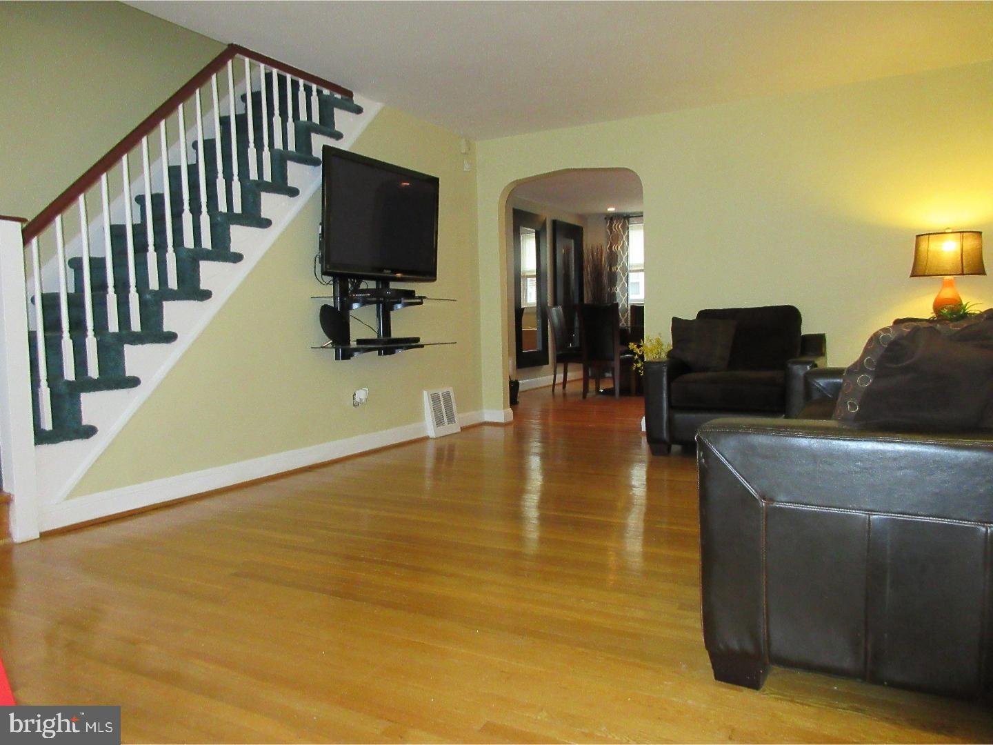 7317 Drexel Road Philadelphia, PA 19151 - Photo 2 of 13 Living Room