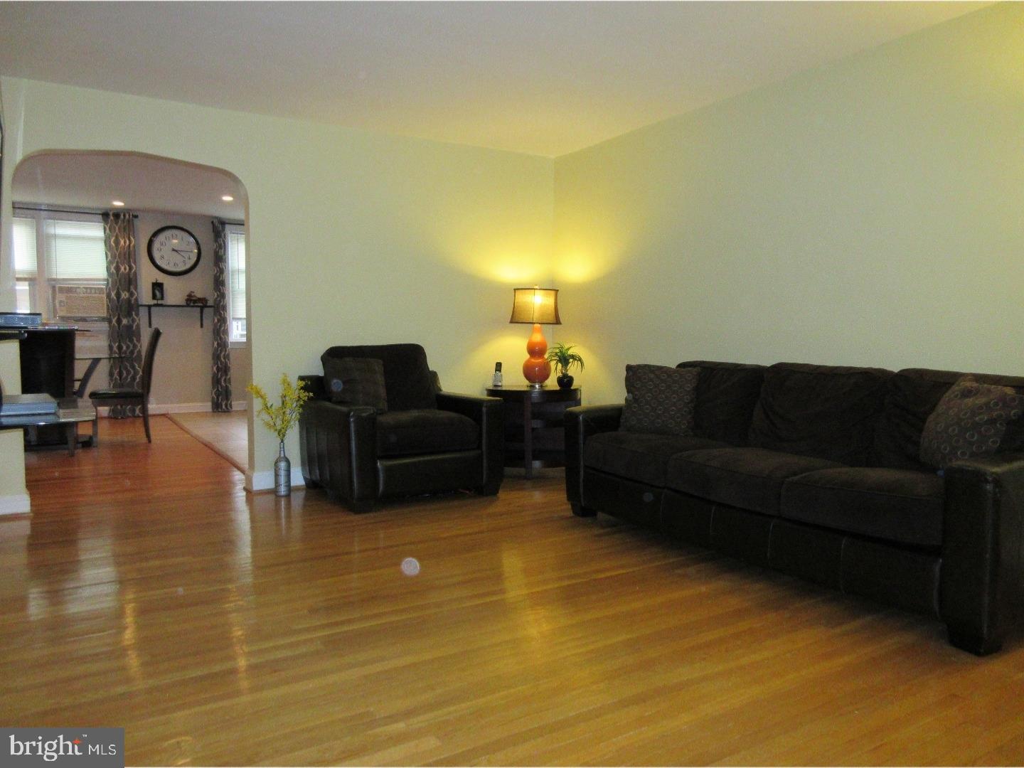 7317 Drexel Road Philadelphia, PA 19151 - Photo 4 of 13 Living Room