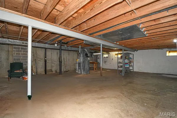 $2,300 | 2211 Aileswick Drive, St. Louis, MO 63129