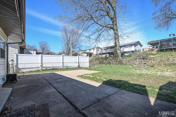 $2,300 | 2211 Aileswick Drive, St. Louis, MO 63129