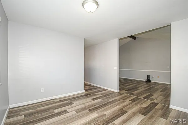 $2,300 | 2211 Aileswick Drive, St. Louis, MO 63129