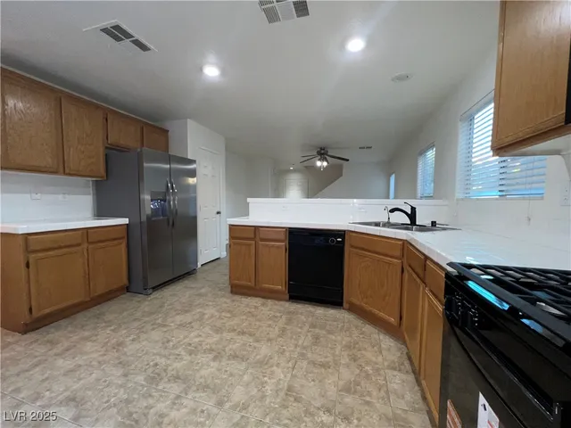 $1,736 | 523 Primrose Hill Avenue, Las Vegas, NV 89178