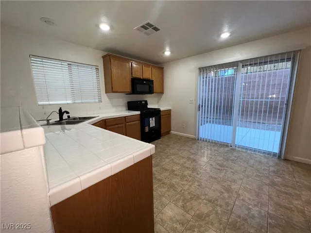 $1,736 | 523 Primrose Hill Avenue, Las Vegas, NV 89178