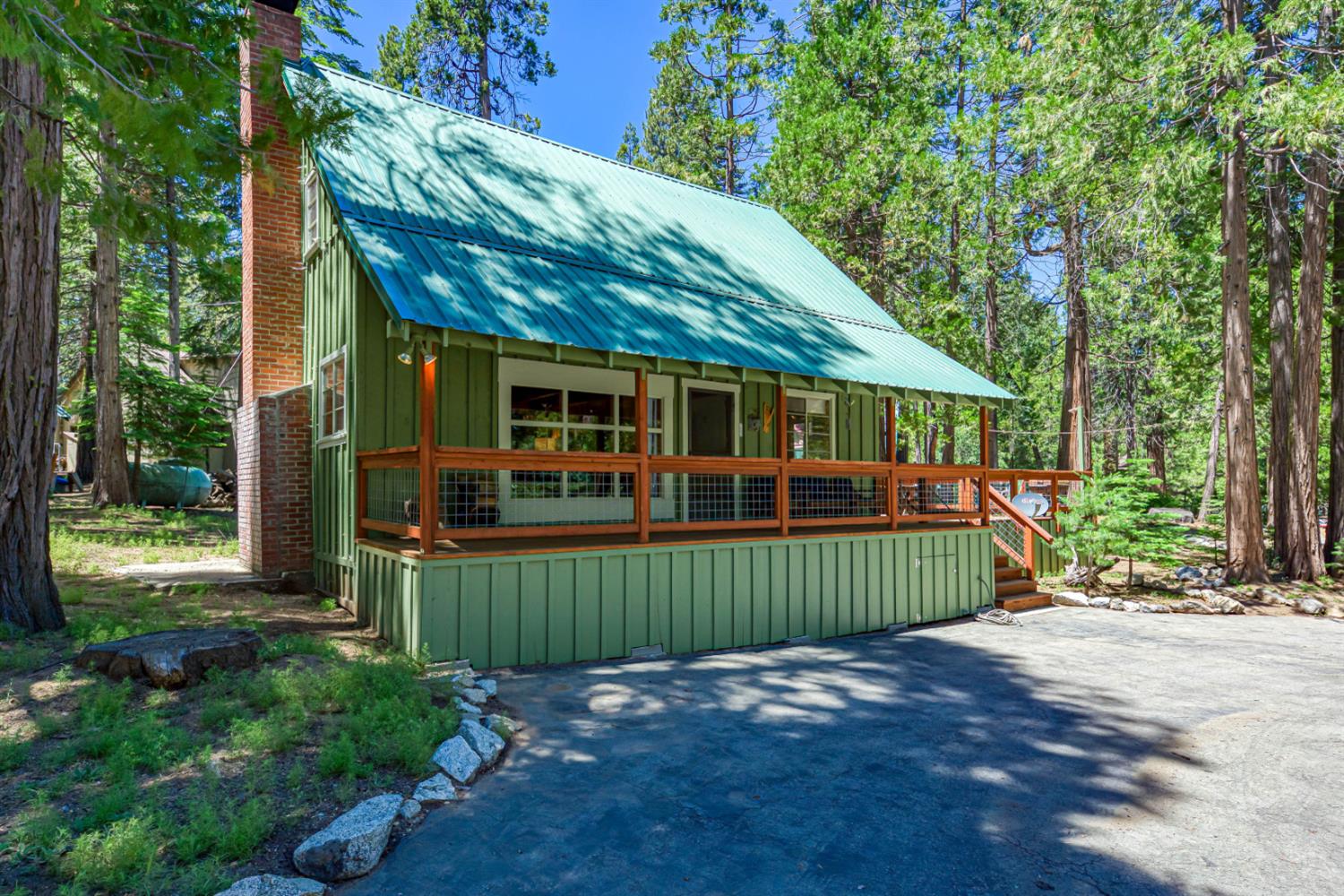 41760 Sparrow Road Shaver Lake, CA 93664 - Photo 3 of 44