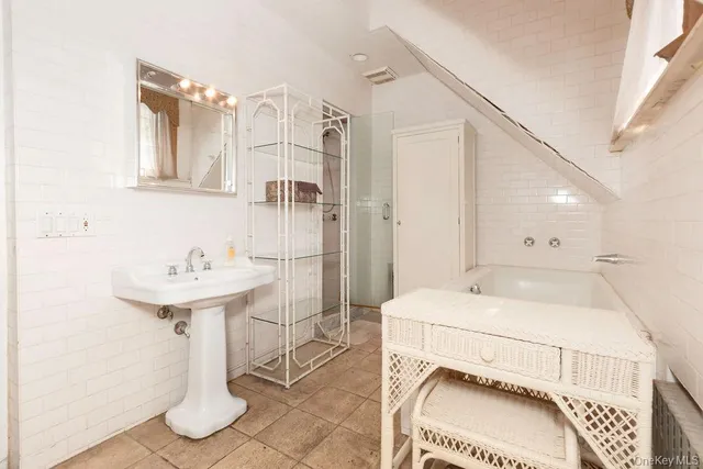 $849,000 | 246 Weyman Avenue, New Rochelle, NY 10805