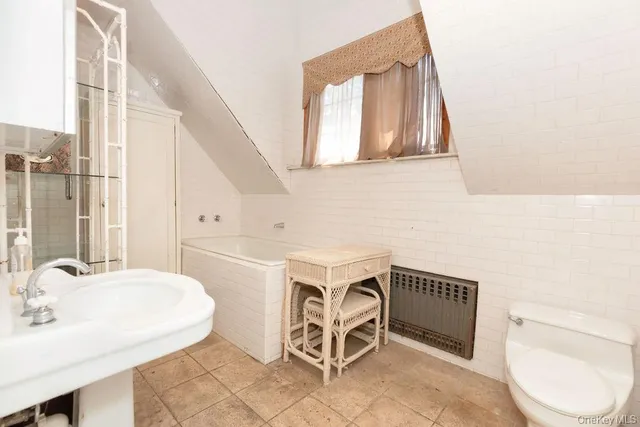 $849,000 | 246 Weyman Avenue, New Rochelle, NY 10805