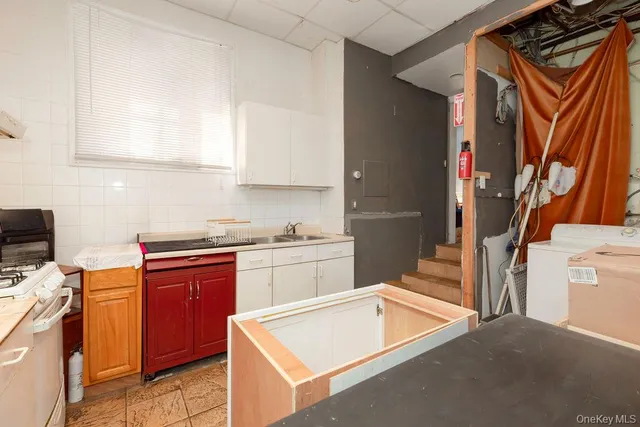 $849,000 | 246 Weyman Avenue, New Rochelle, NY 10805