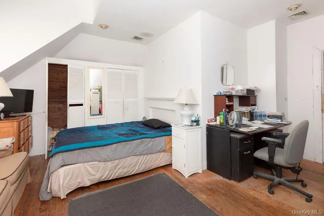 $849,000 | 246 Weyman Avenue, New Rochelle, NY 10805