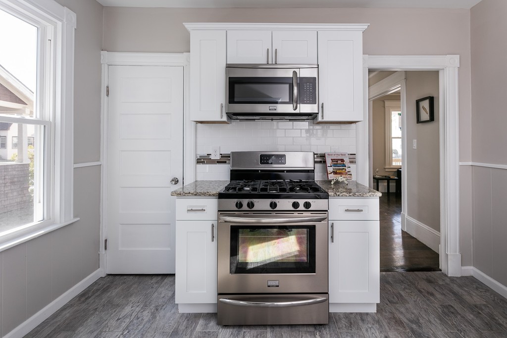 44 Larkspur Street Springfield, MA 01108 - Photo 3 of 30 Gallery Image 3