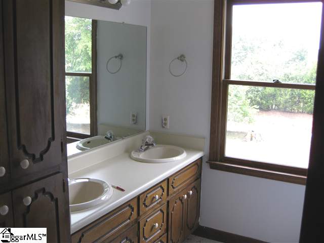 3661 State Rd S-30-40 Gray Court, SC 29645 - Photo 13 of 17 Gallery Image 13