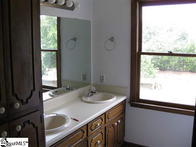 3661 State Rd S-30-40 Gray Court, SC 29645 - Photo 14 of 17 Gallery Image 14