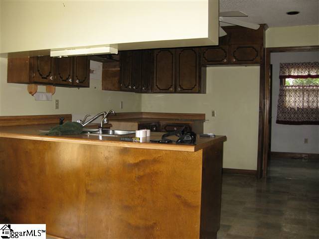 3661 State Rd S-30-40 Gray Court, SC 29645 - Photo 3 of 17 Gallery Image 3