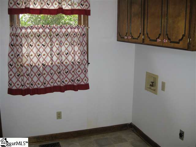 3661 State Rd S-30-40 Gray Court, SC 29645 - Photo 4 of 17 Gallery Image 4