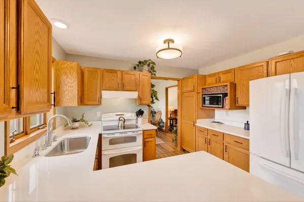 $499,900 | 434 South Burr Oak Avenue, Oregon, WI 53575