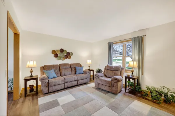 $499,900 | 434 South Burr Oak Avenue, Oregon, WI 53575