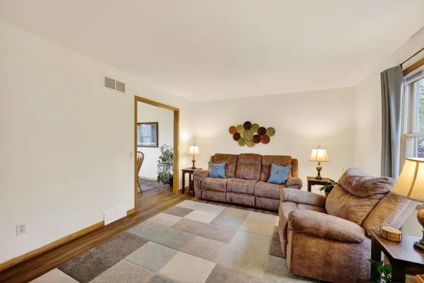 $499,900 | 434 South Burr Oak Avenue, Oregon, WI 53575