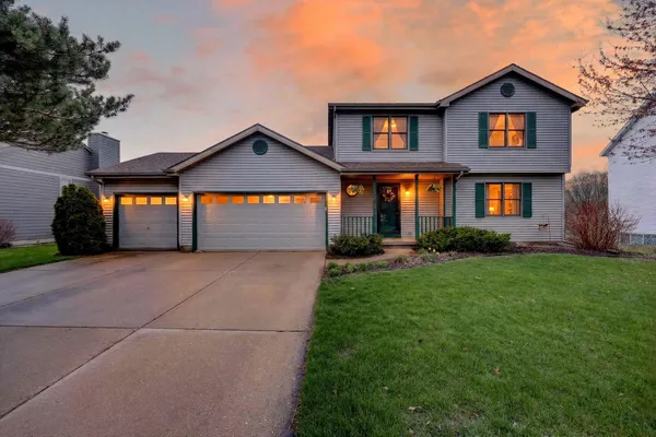 $499,900 | 434 South Burr Oak Avenue, Oregon, WI 53575