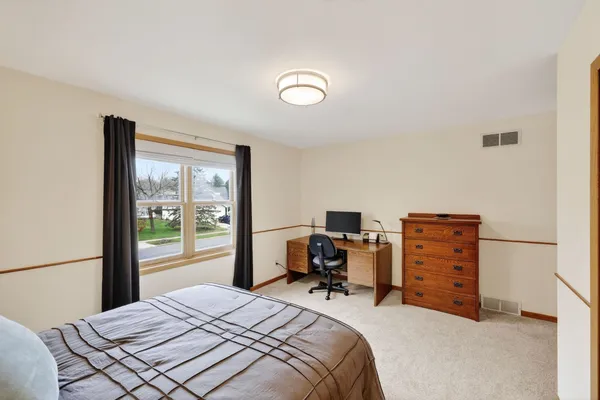 $499,900 | 434 South Burr Oak Avenue, Oregon, WI 53575