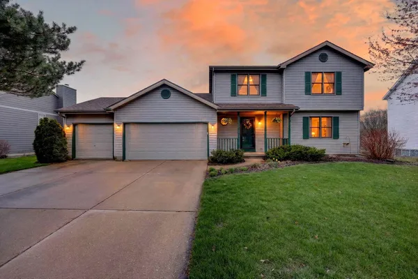$499,900 | 434 South Burr Oak Avenue, Oregon, WI 53575