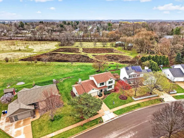 $499,900 | 434 South Burr Oak Avenue, Oregon, WI 53575
