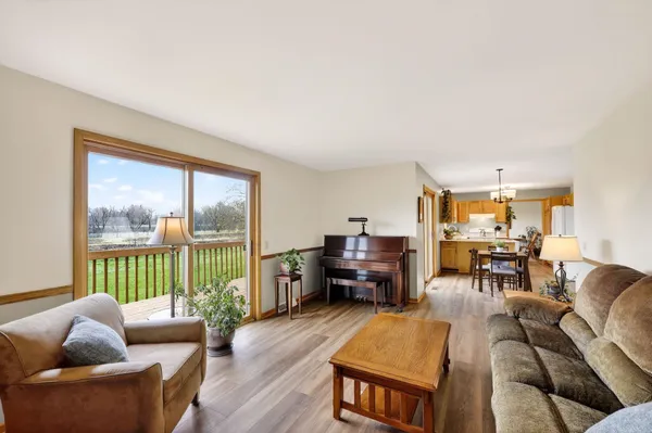 $499,900 | 434 South Burr Oak Avenue, Oregon, WI 53575