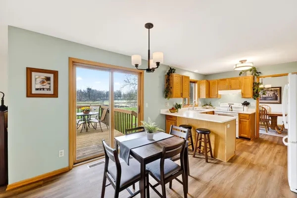 $499,900 | 434 South Burr Oak Avenue, Oregon, WI 53575