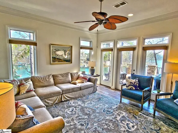 $995,000 | 323 Blue Water Way, West Union, SC 29696