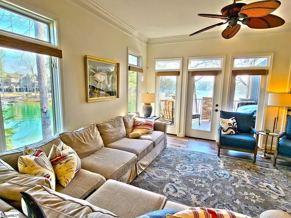 $995,000 | 323 Blue Water Way, West Union, SC 29696