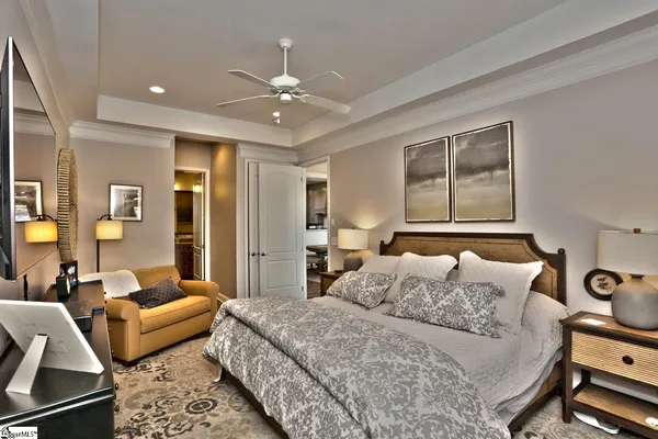 $995,000 | 323 Blue Water Way, West Union, SC 29696