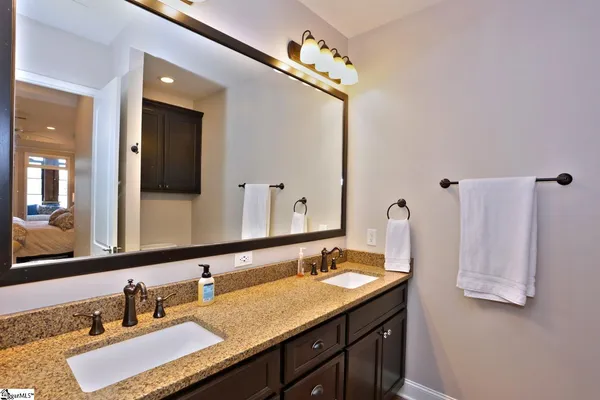 $995,000 | 323 Blue Water Way, West Union, SC 29696