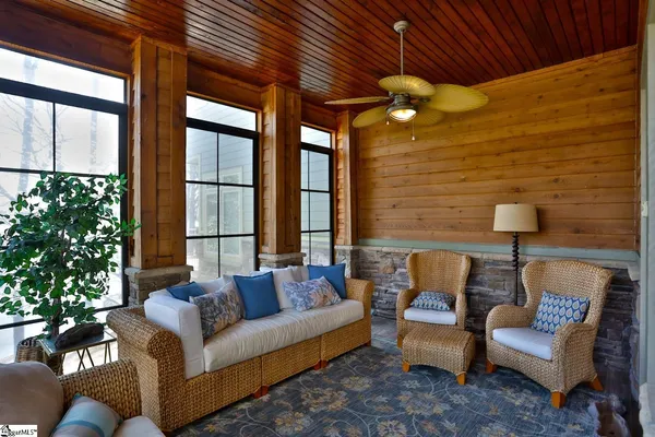$995,000 | 323 Blue Water Way, West Union, SC 29696