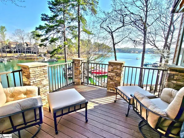 $995,000 | 323 Blue Water Way, West Union, SC 29696