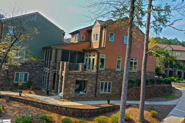 $995,000 | 323 Blue Water Way, West Union, SC 29696