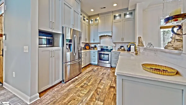 $995,000 | 323 Blue Water Way, West Union, SC 29696