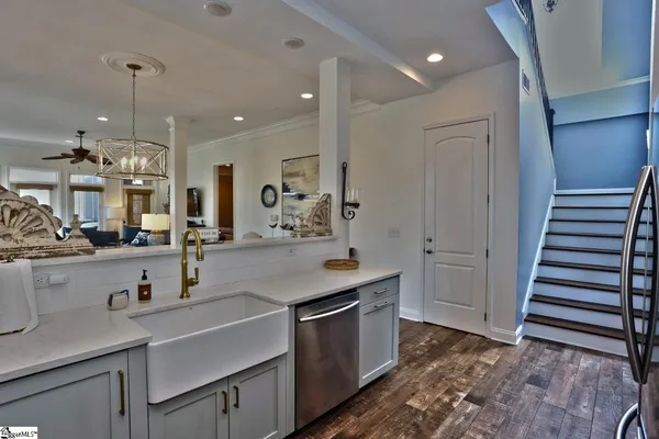 $995,000 | 323 Blue Water Way, West Union, SC 29696